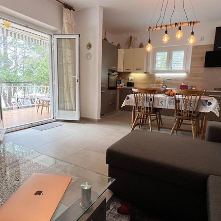 Sidus Maris, Spacious Seaside Apartment With Free Parking Martinšćica Buitenkant foto