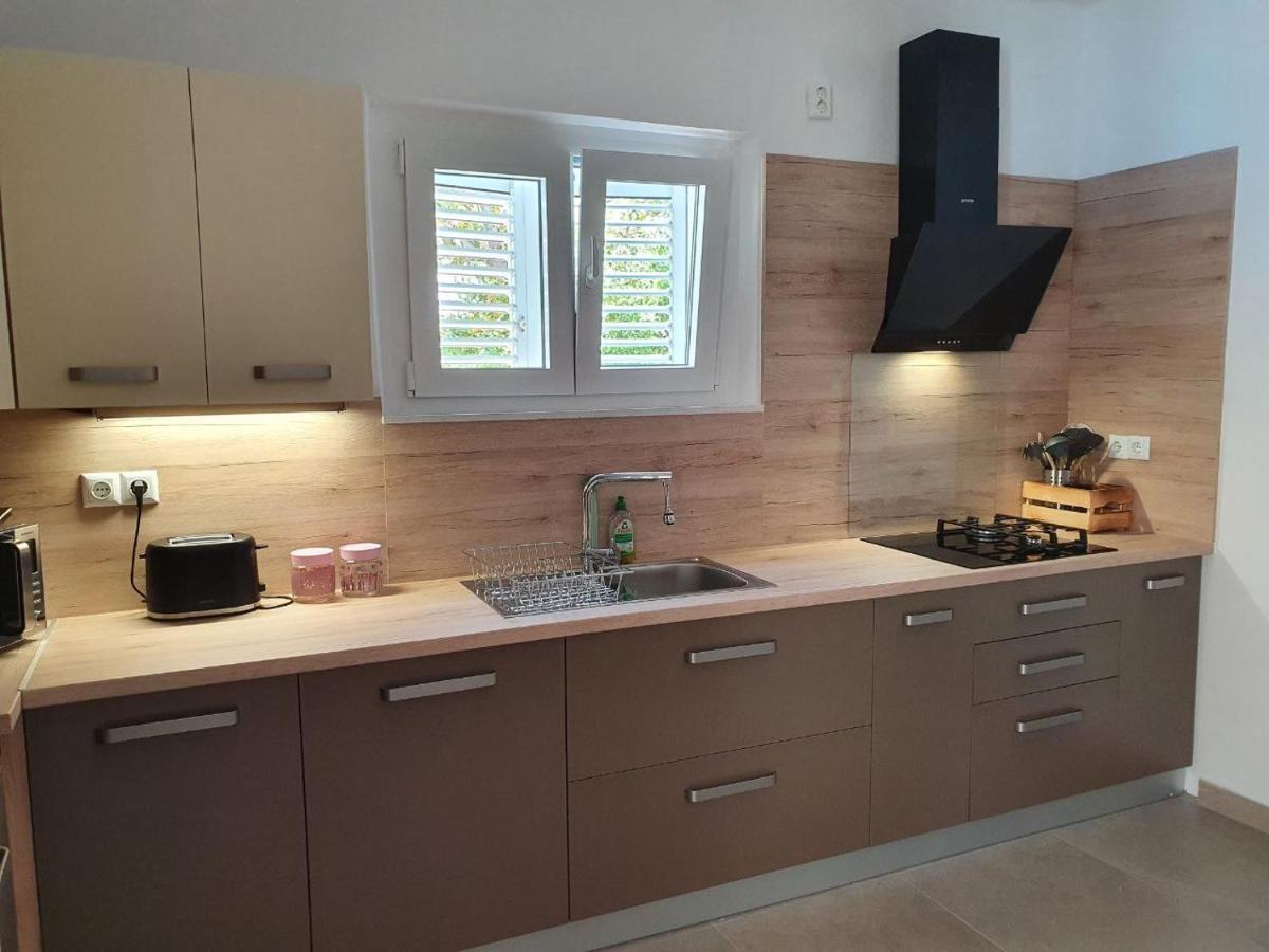 Sidus Maris, Spacious Seaside Apartment With Free Parking Martinšćica Buitenkant foto