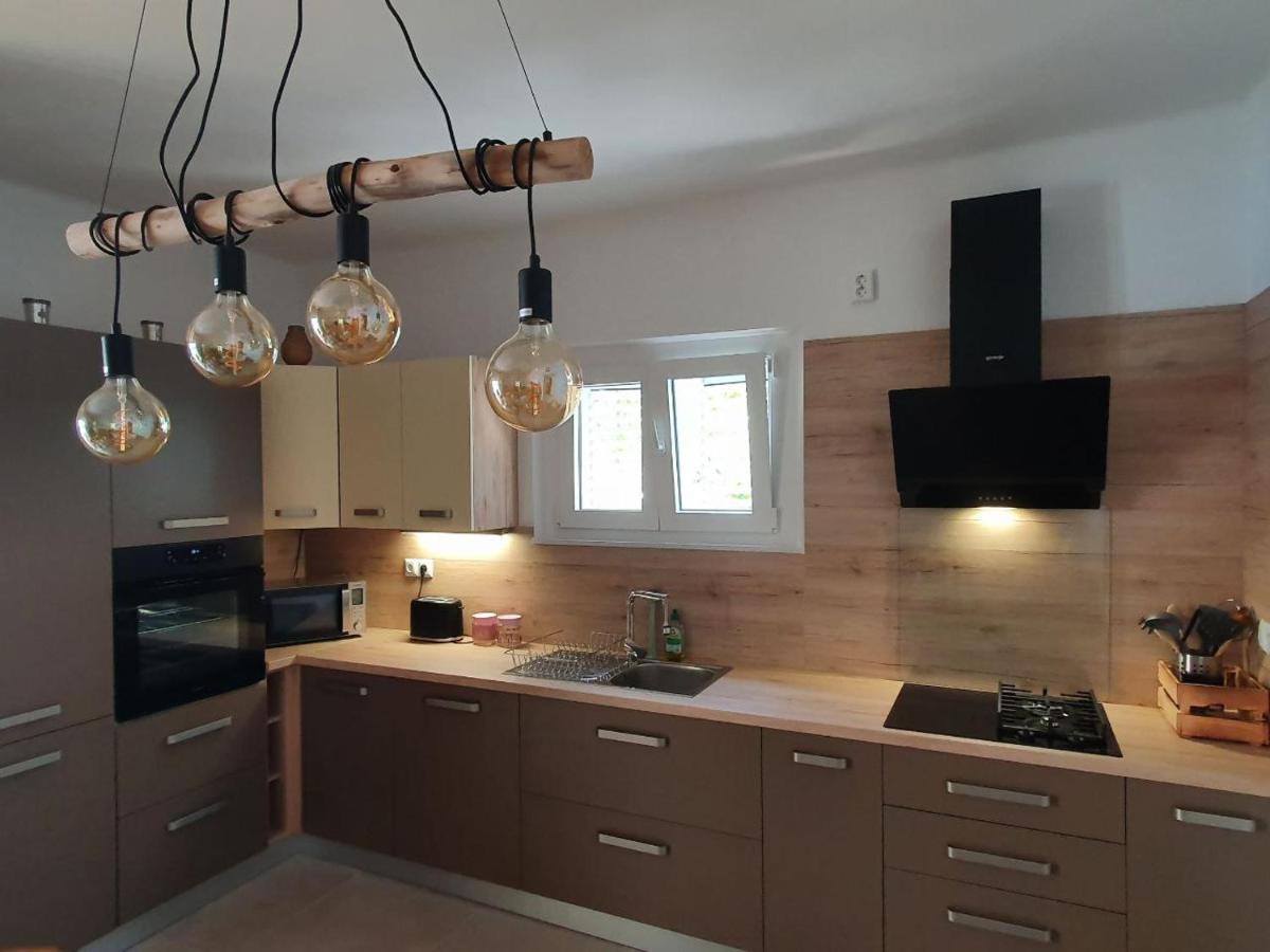 Sidus Maris, Spacious Seaside Apartment With Free Parking Martinšćica Buitenkant foto