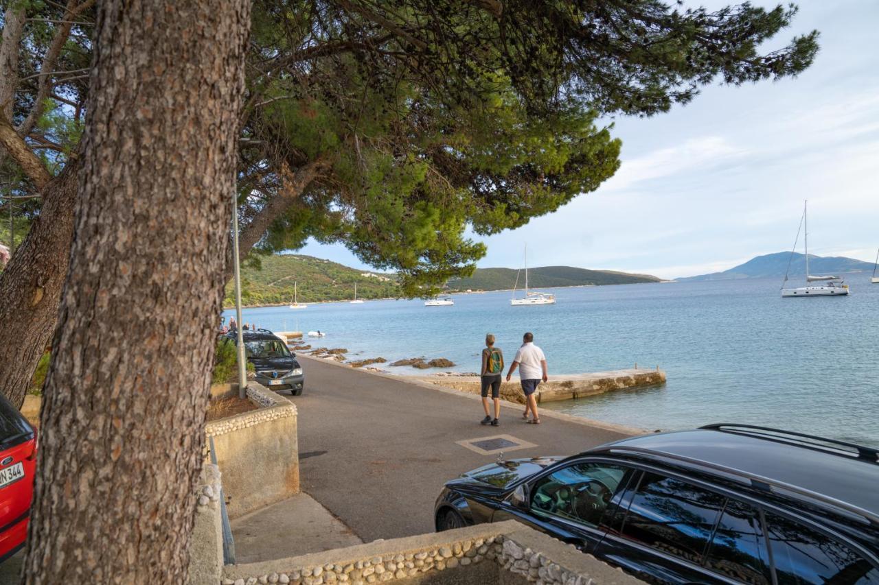 Sidus Maris, Spacious Seaside Apartment With Free Parking Martinšćica Buitenkant foto