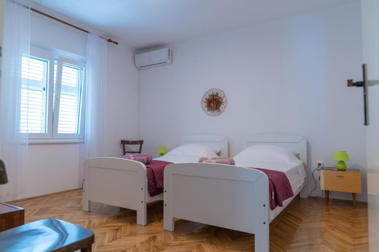 Sidus Maris, Spacious Seaside Apartment With Free Parking Martinšćica Buitenkant foto