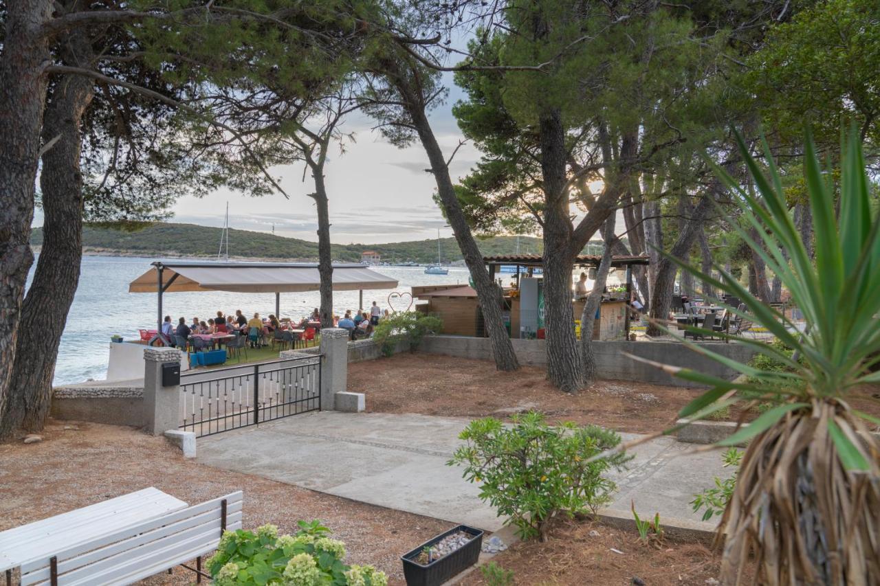Sidus Maris, Spacious Seaside Apartment With Free Parking Martinšćica Buitenkant foto
