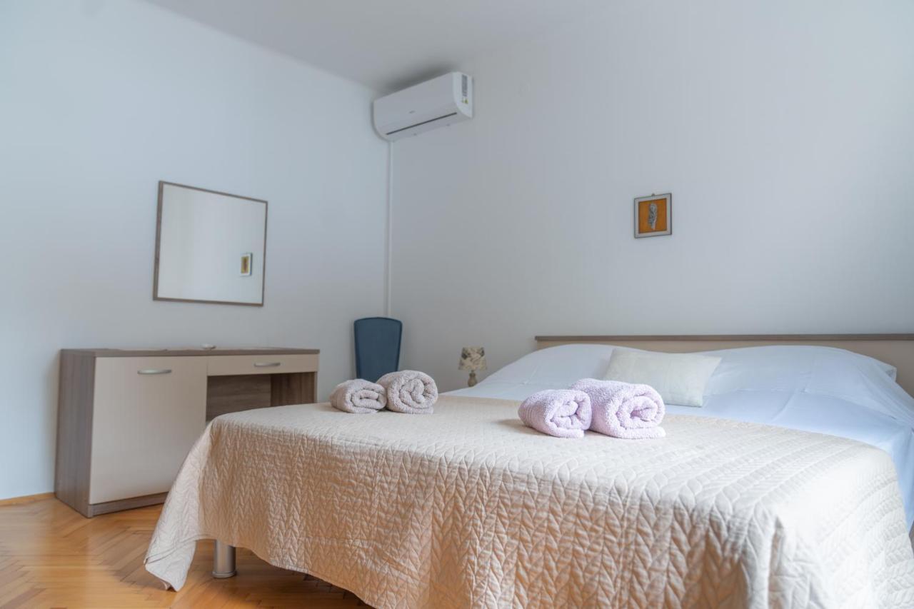 Sidus Maris, Spacious Seaside Apartment With Free Parking Martinšćica Buitenkant foto
