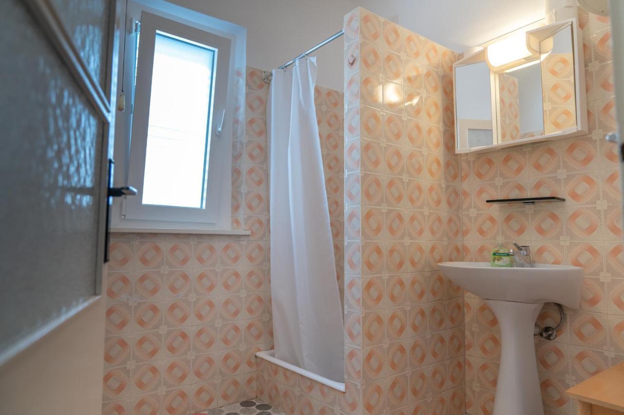 Sidus Maris, Spacious Seaside Apartment With Free Parking Martinšćica Buitenkant foto